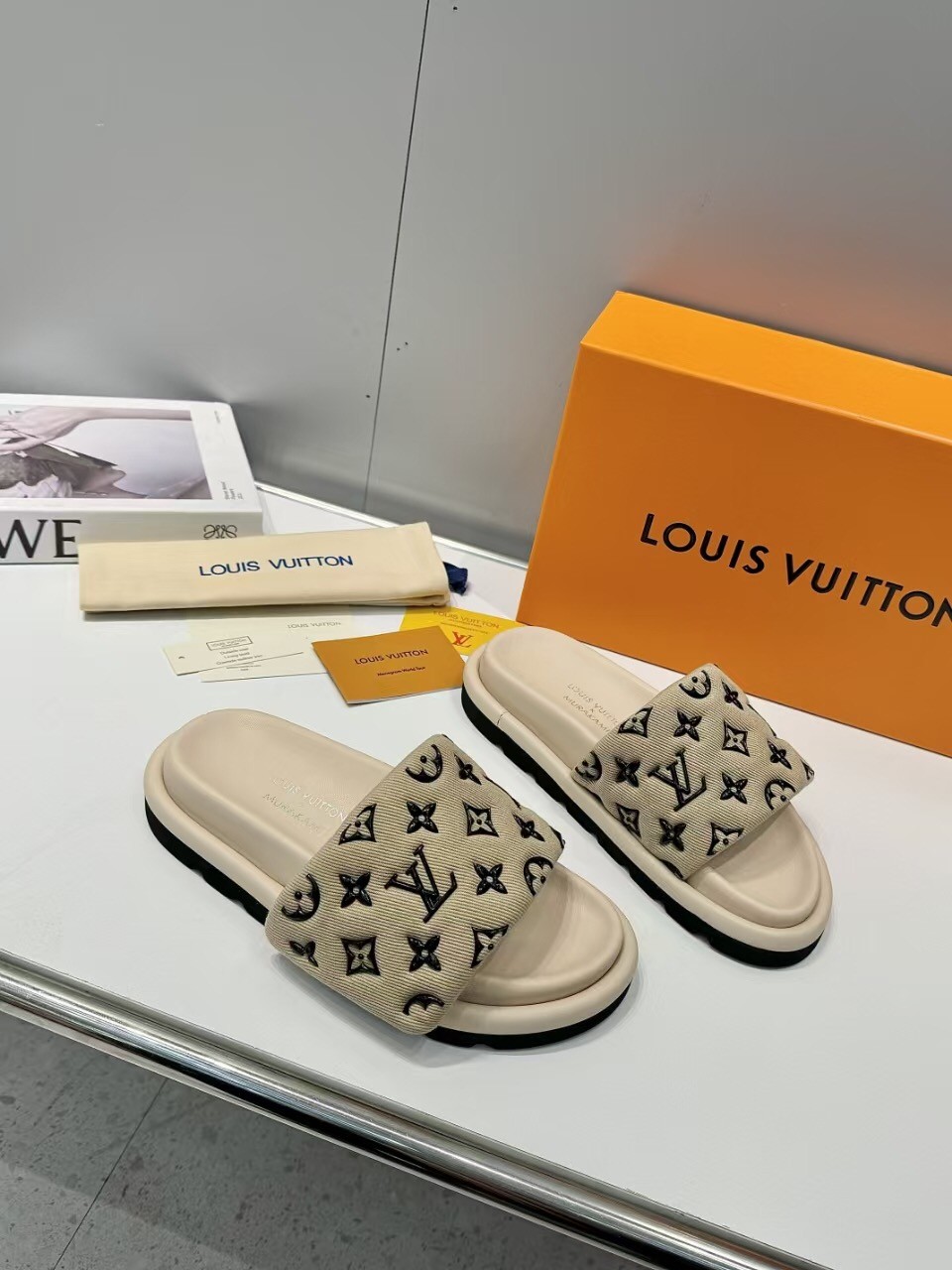 Louis Vuitton KFY00230（2）