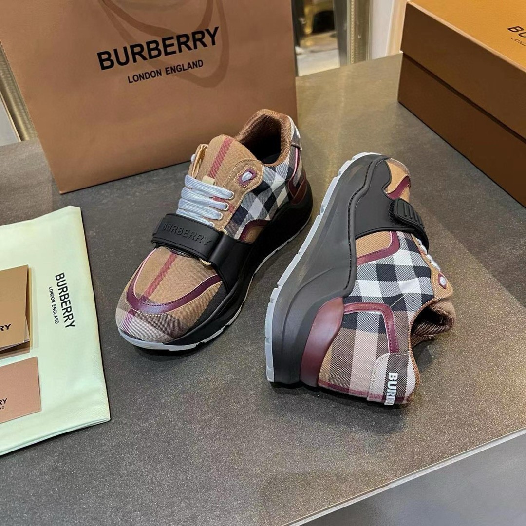 BURBERRY MJ00360